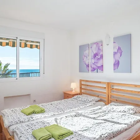 Daire Beachfront With Sea View *