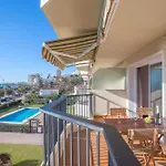 Apartmán Beachfront With Sea View *