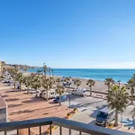 Apartmán Beachfront With Sea View *