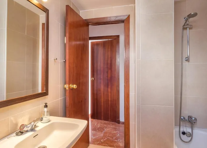 Beachfront With Sea View דירה