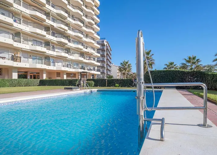 Beachfront With Sea View דירה