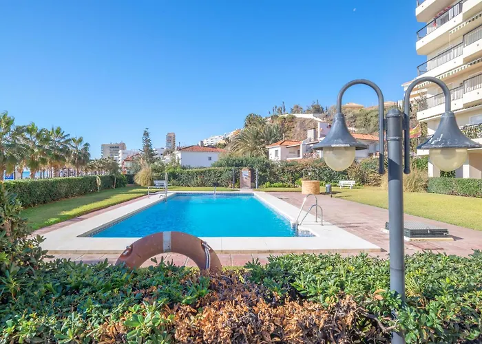 Beachfront With Sea View Apartamento Fuengirola